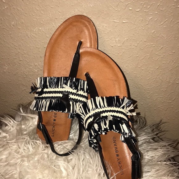 NWOT Lucky Brand Sz 8.5 Sandals 💗💗💗 - Picture 2 of 4